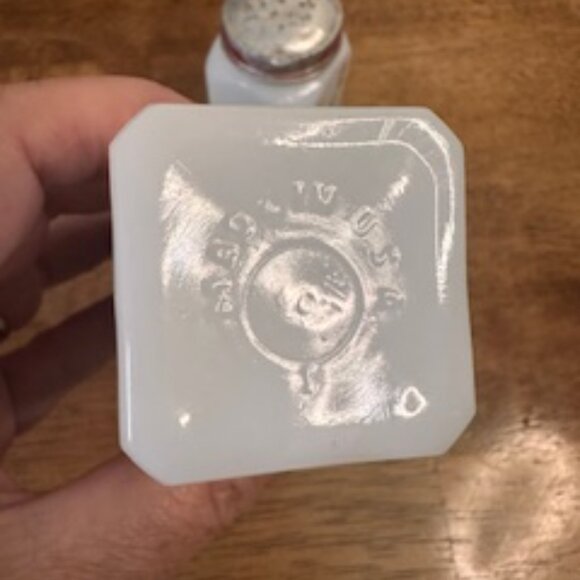 Vintage Anchor Hocking Milk Glass Sugar and Pepper‎ Shakers – Red Floral Design - Picture 4 of 4